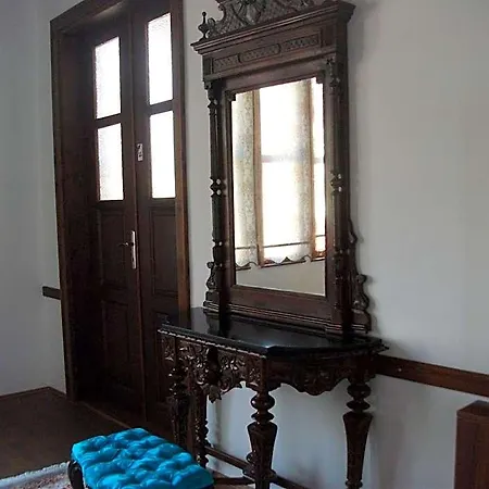 Lal Bursa