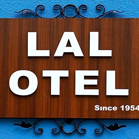 Lal Hotel 3*