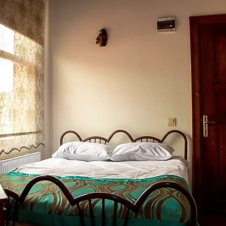 Lal Hotel 3*