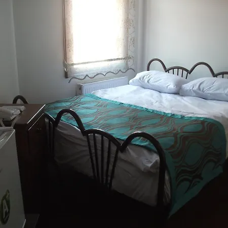 Lal Hotel